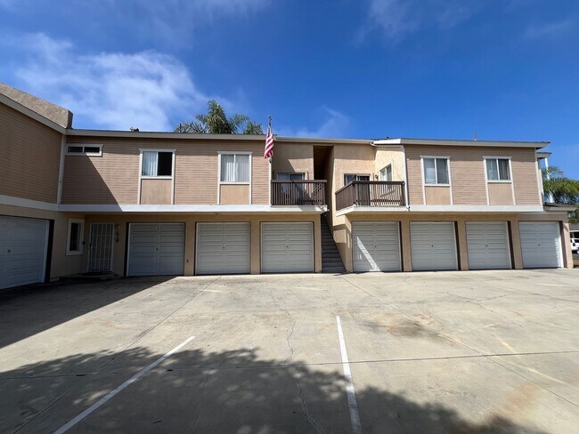 Building Photo - 702 Jay Cir