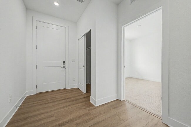 Building Photo - Brand-new townhome for rent in the heart of Erie Town Center