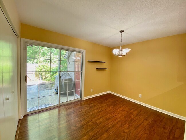 Building Photo - 2126 Alpine Rd