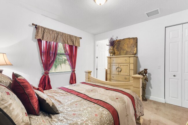 Building Photo - 12170 SW Bennington Cir