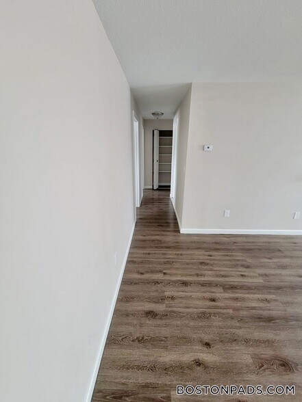 Building Photo - 3 Admiralty Dr