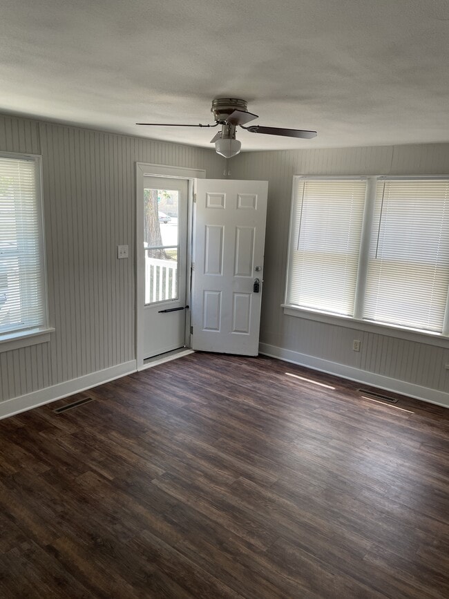 Building Photo - 1203 Madison St