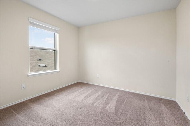 Building Photo - 457 Bedford Falls Ln