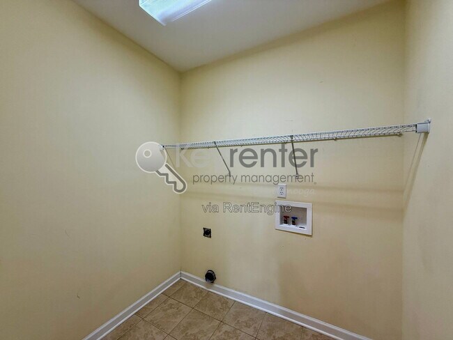Building Photo - 7356 Tiercel Dr