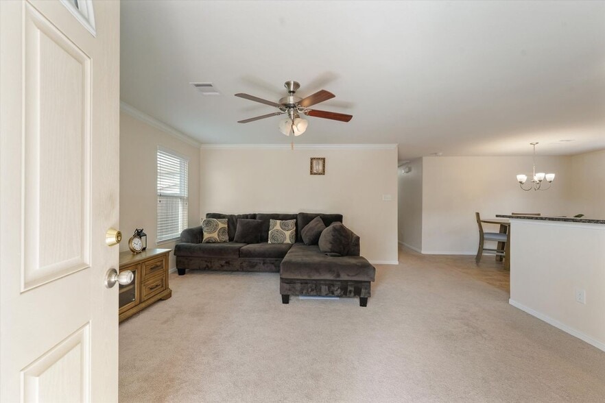 Building Photo - 2202 Cherryville Dr