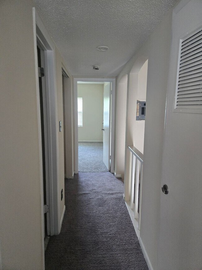 Building Photo - Palms West Condo- Ozkal