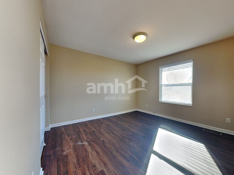 Building Photo - 8106 Logans Ridge Dr