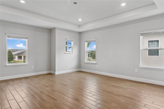 Building Photo - 512 Bellflower Way