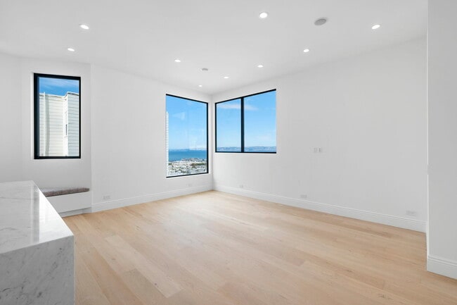 Building Photo - 1074 Filbert St
