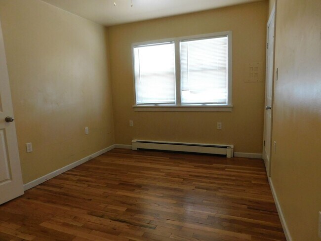 Building Photo - 1340 Orchard Ave
