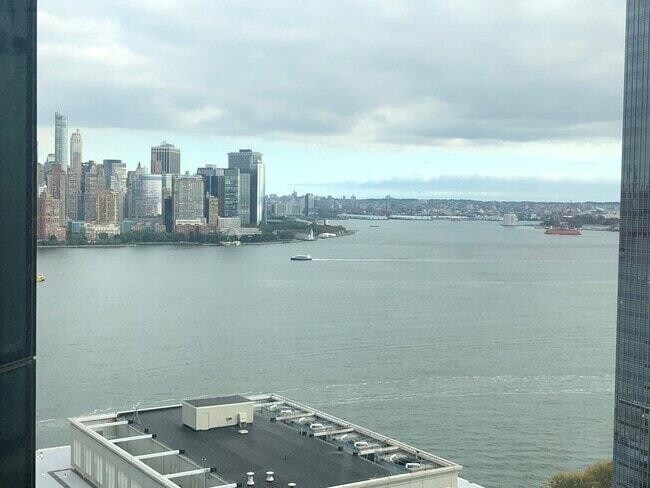 Building Photo - 99 Hudson St