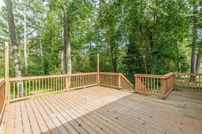 Building Photo - 2314 Bryant Dr