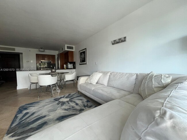 Building Photo - 9499 Collins Ave