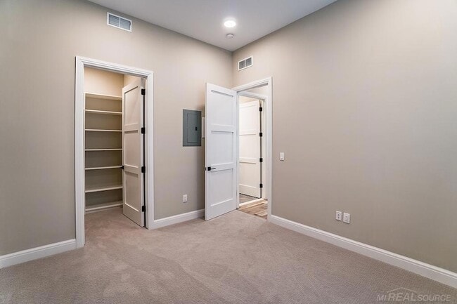 Building Photo - 244 Vester Ave