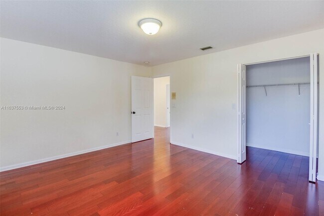 Building Photo - 2231 SW 164th Ave