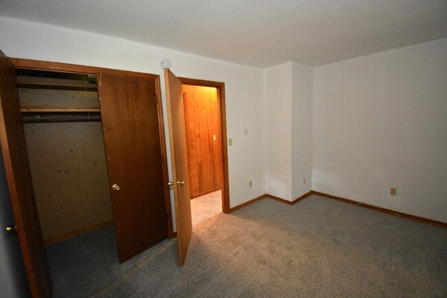 Building Photo - 23 Alexander Dr