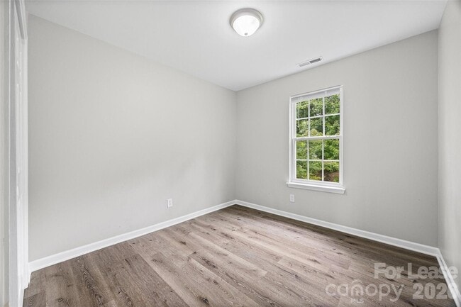 Building Photo - 5194 Brooktree Dr