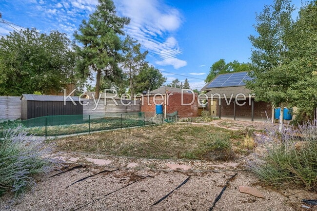 Building Photo - 1564 Tamarac St