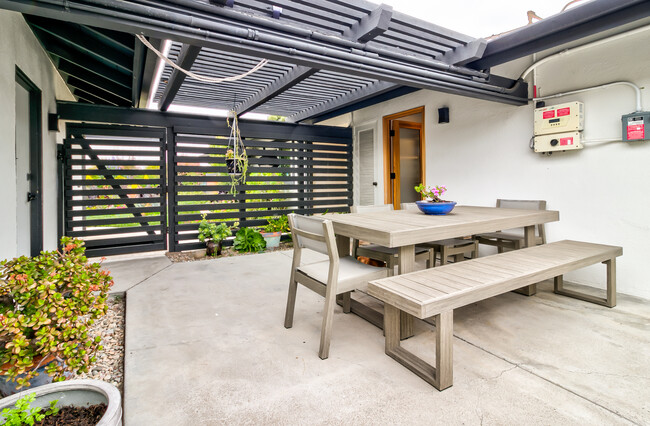 Building Photo - 2960 Calle Grande Vista