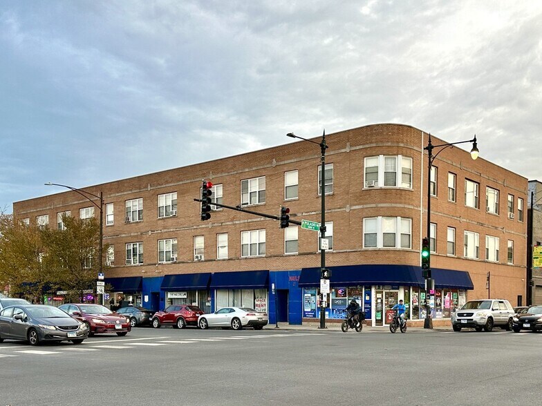 Building Photo - 3911 W Irving Park Rd