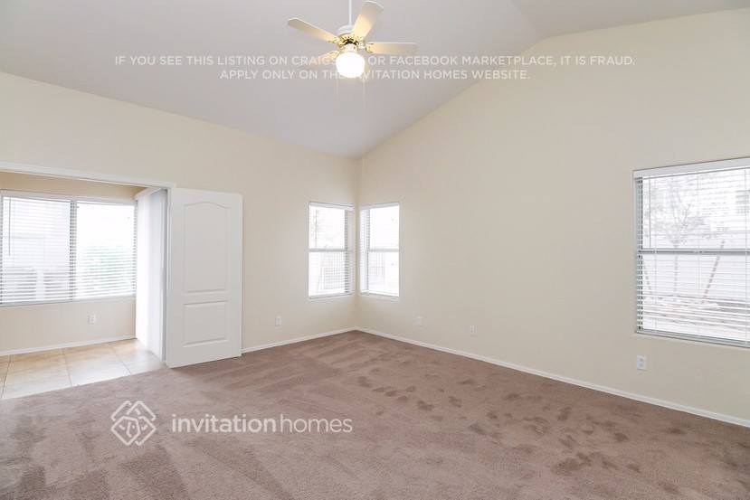 Building Photo - 13146 W Alvarado Cir