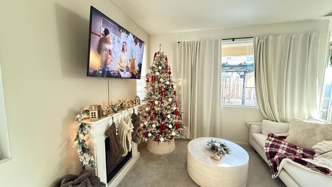 Building Photo - Charming 3 Bedroom Home in a Quiet Madera Neighborhood