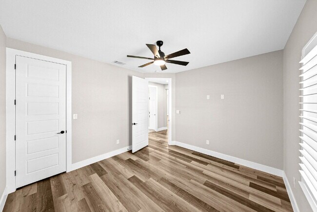 Building Photo - Where Southern Charm Meets Everyday Comfort