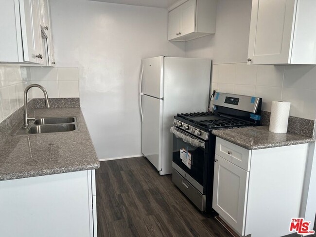 Building Photo - 2023 Reservoir St