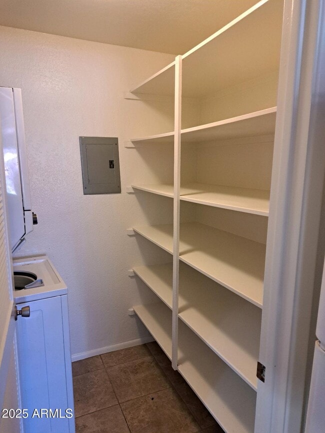 Building Photo - 520 N Stapley Dr