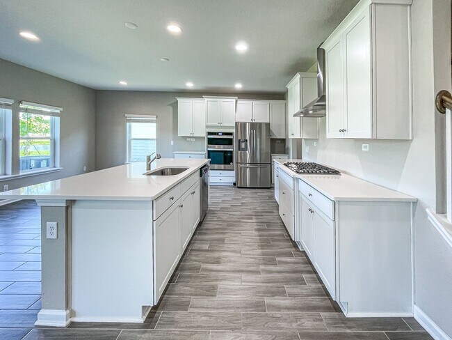 Building Photo - Silverleaf 4/3 w water view!!