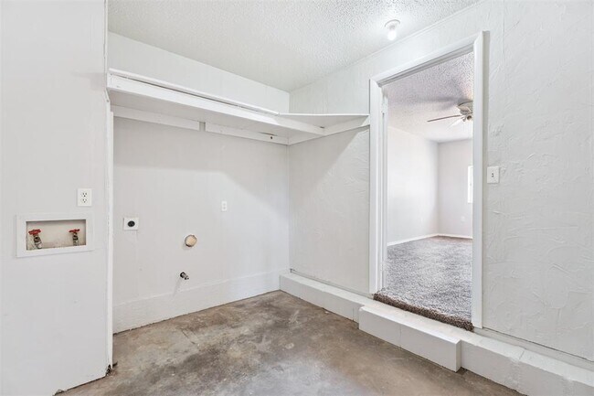 Building Photo - 5221 Foster Dr