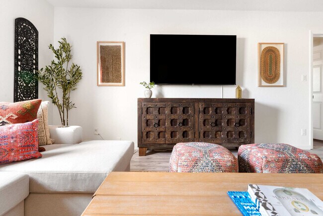 Building Photo - 6235 E Thunderbird Rd