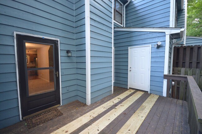 Building Photo - 616 Applecross Dr