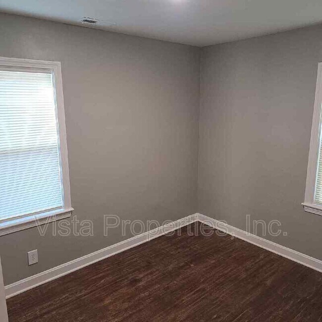 Building Photo - 1021 W Indian Trail