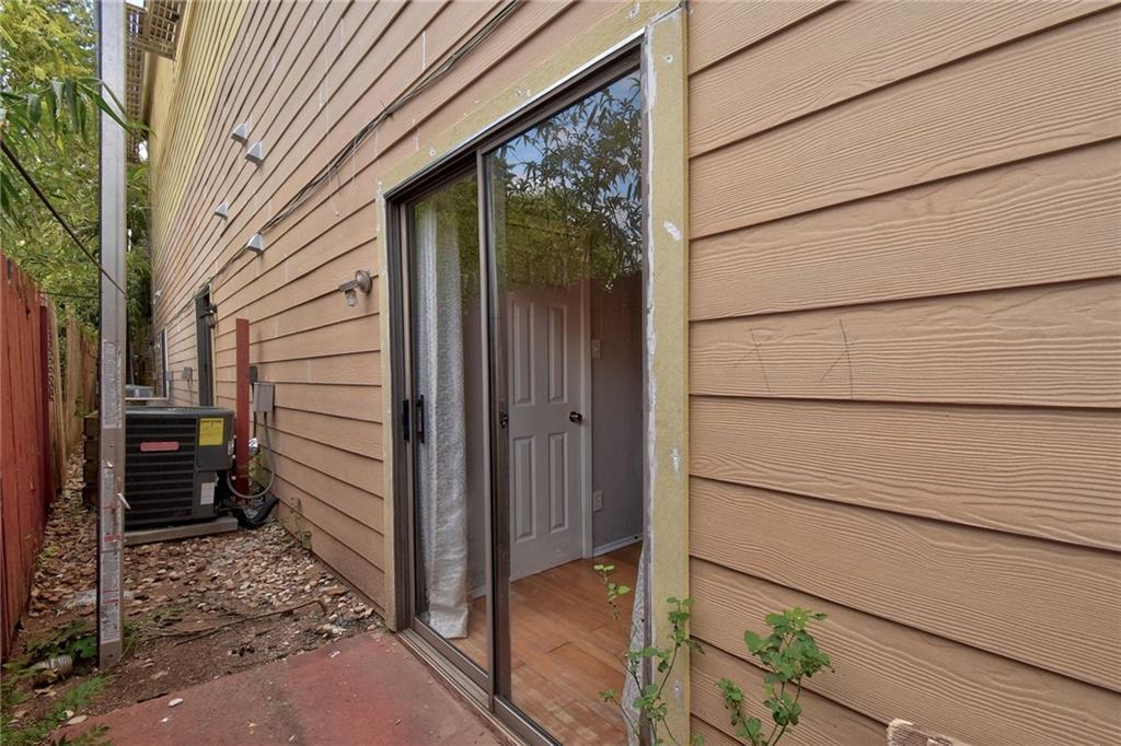 Building Photo - 3627 Menchaca Rd