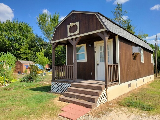Cute Tiny Home near Cedar Creek Lake. Fur... - Cute Tiny Home near Cedar Creek Lake.  Fur...