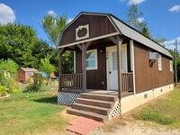 Building Photo - Cute Tiny Home near Cedar Creek Lake.  Fur...