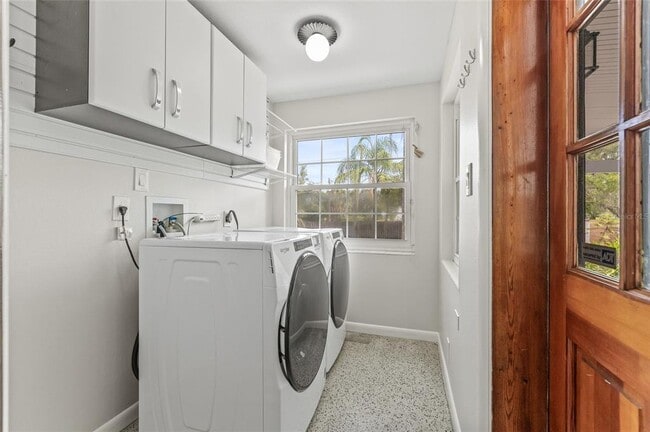 Building Photo - 1023 W Ohio Ave