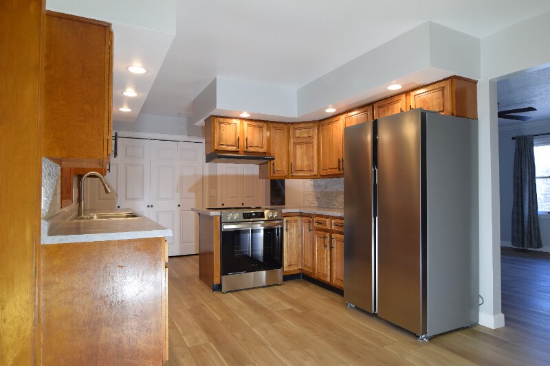 Building Photo - 2105 S 150 W