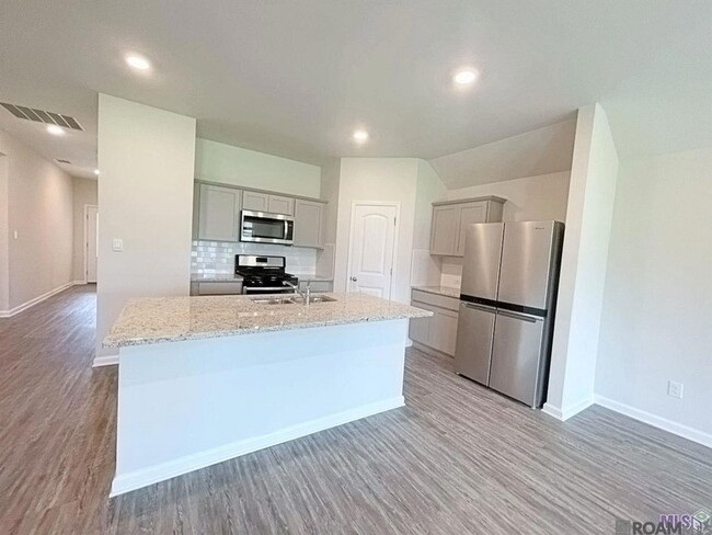 Building Photo - 629 Correns Ln