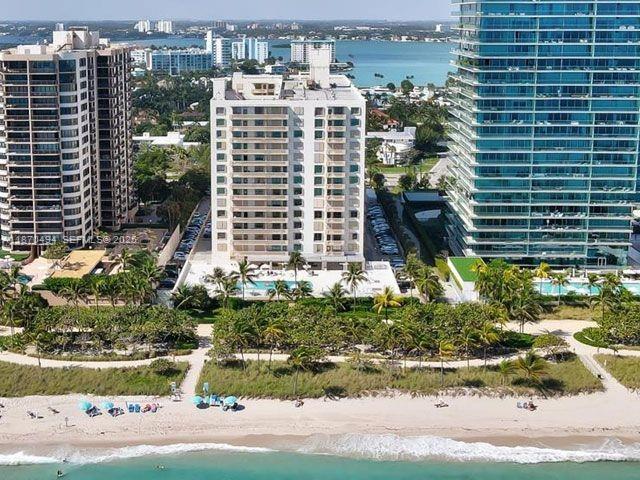 Building Photo - 10185 Collins Ave