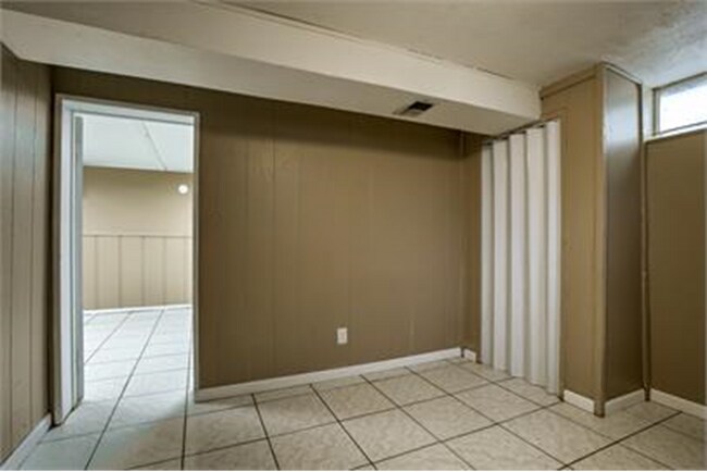 Building Photo - 6310 N 47th St