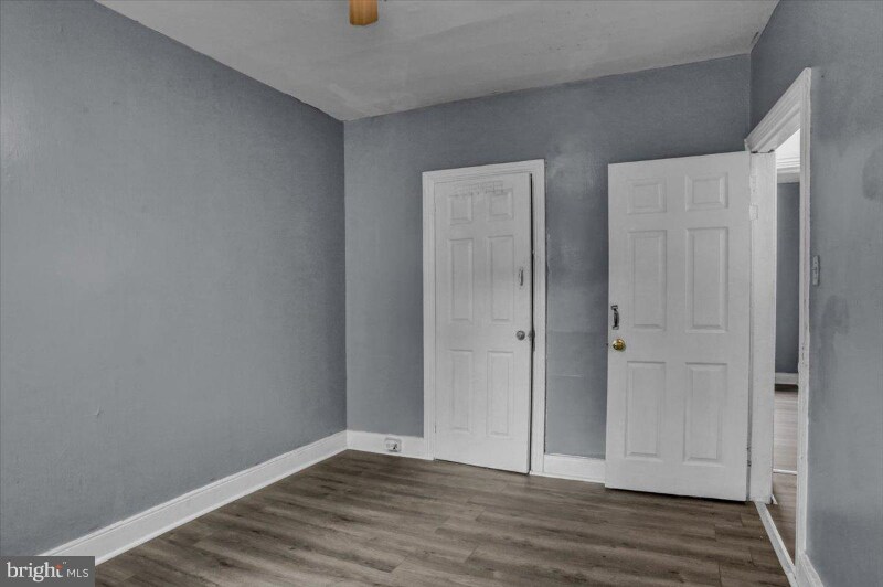 Building Photo - 637 Moss St