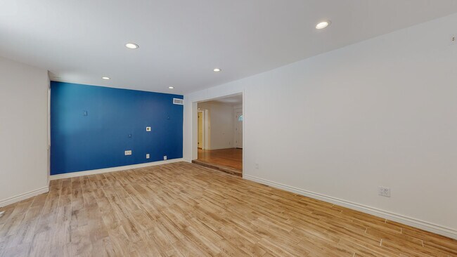 Family room... - 18406 Bessemer St