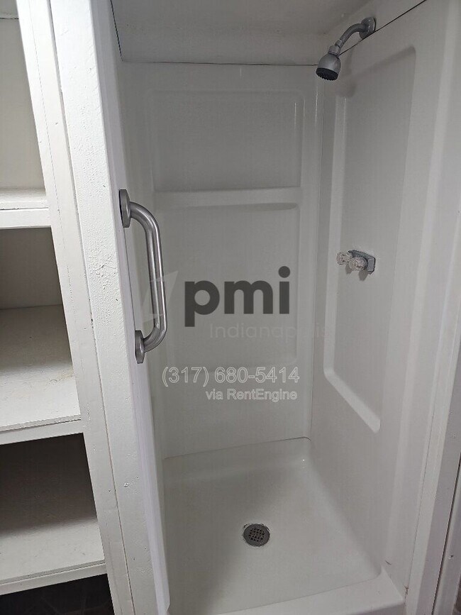 Building Photo - 835 S Old US Hwy 31