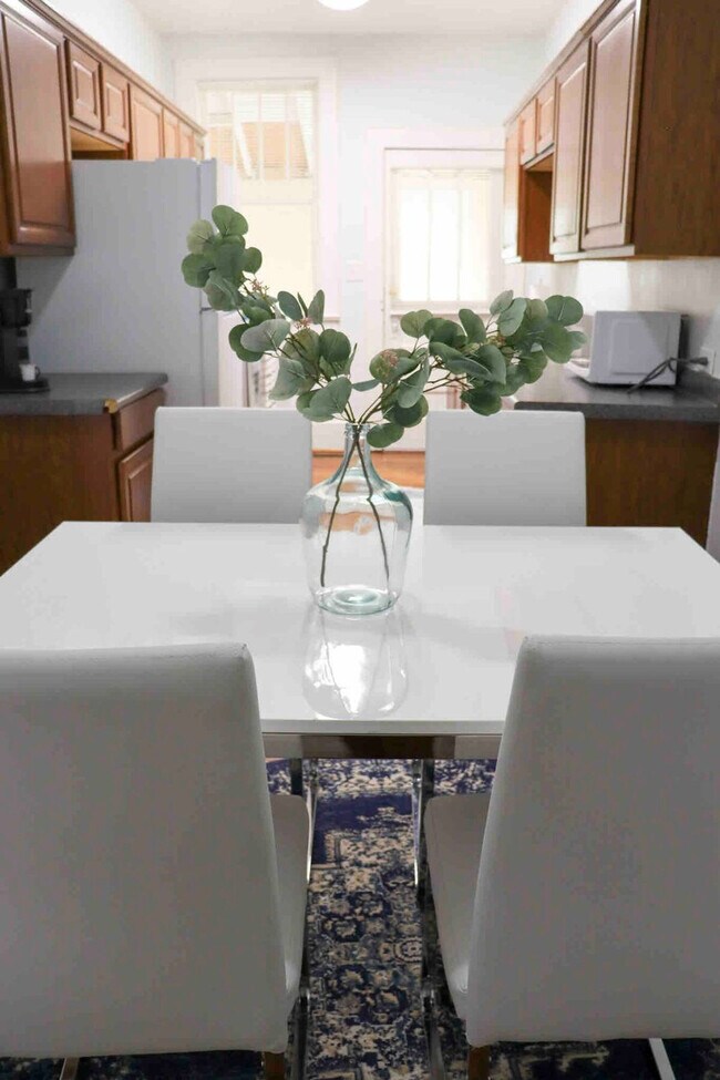 Building Photo - 1419 Franklin St