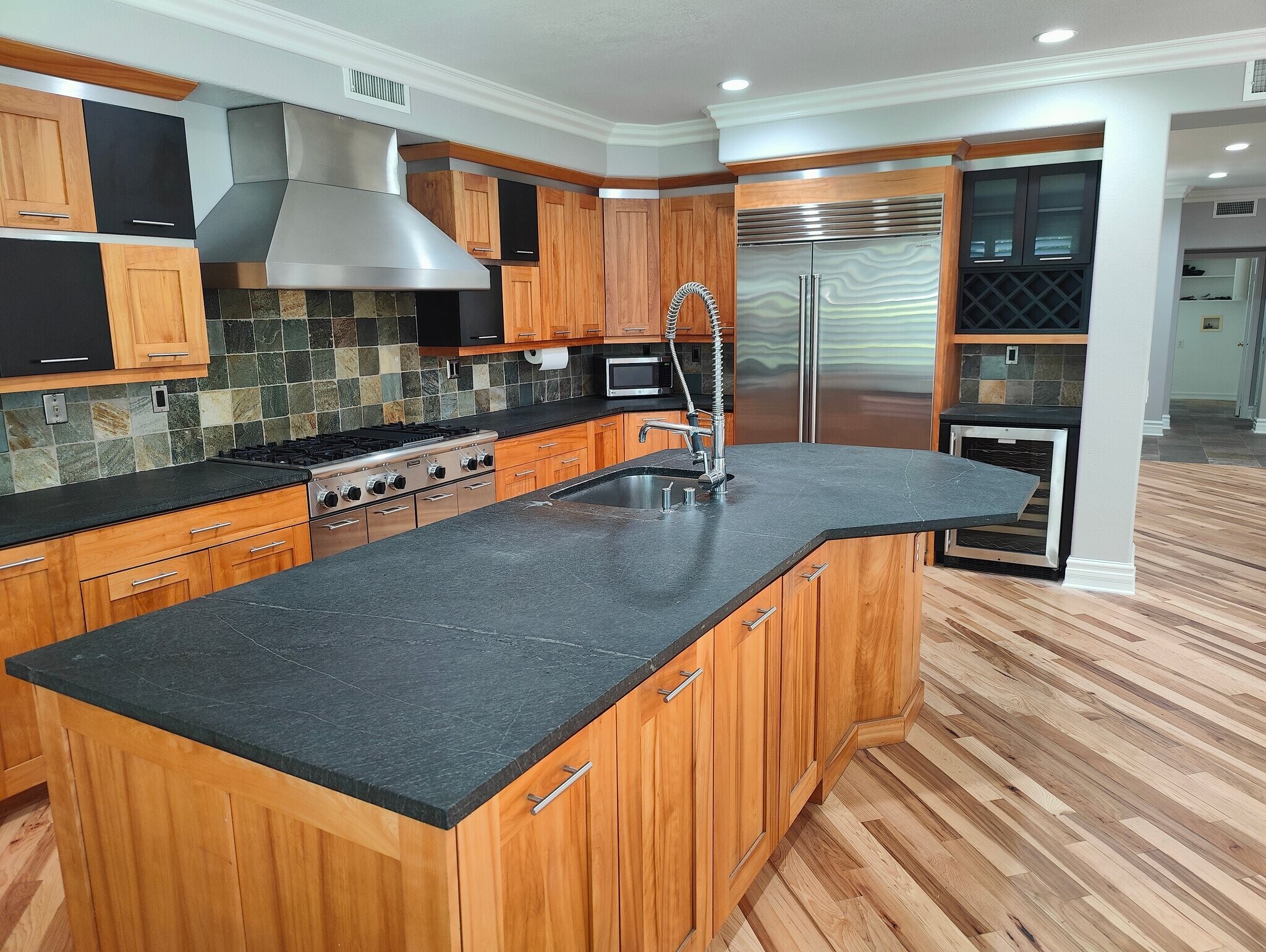 Building Photo - 1417 Sea Ridge Dr