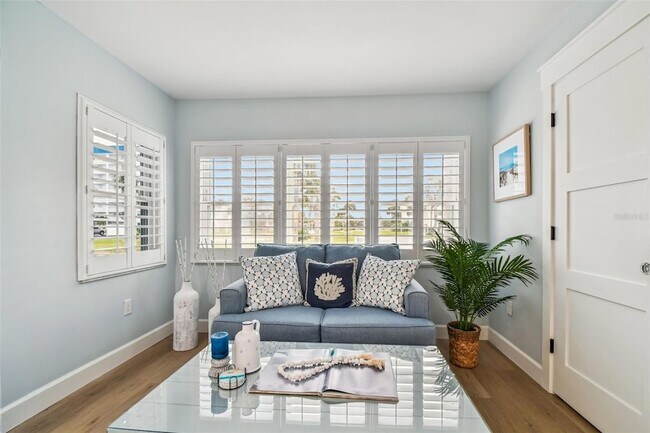 Building Photo - 8 Glencoe Pl