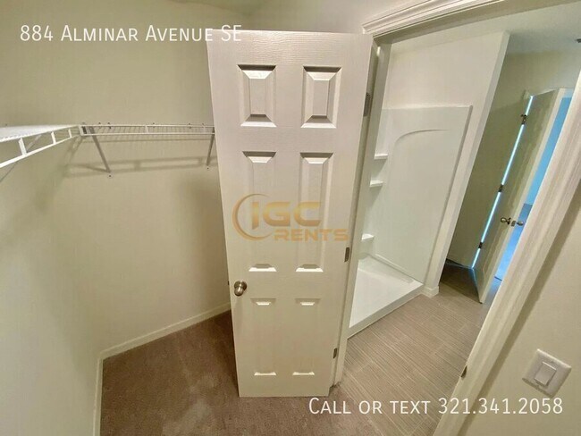 Building Photo - 884 Alminar Ave SE