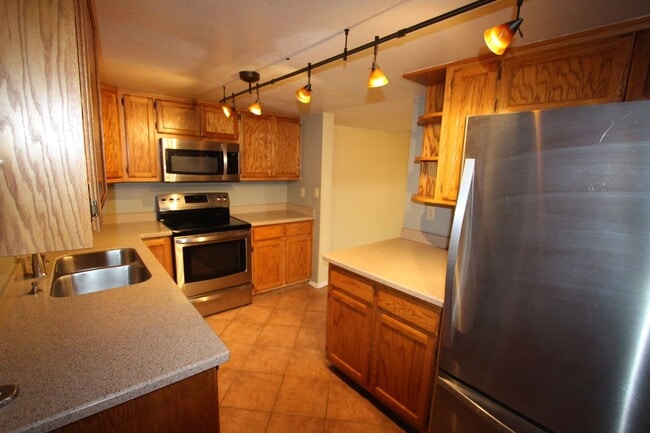 Building Photo - Price Improvement! Charming 2-Bedroom Town...